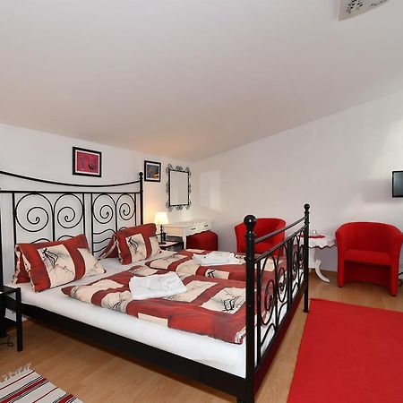 Slnecny Dvor Apartment เวลคา ลอมนิตซา ภายนอก รูปภาพ