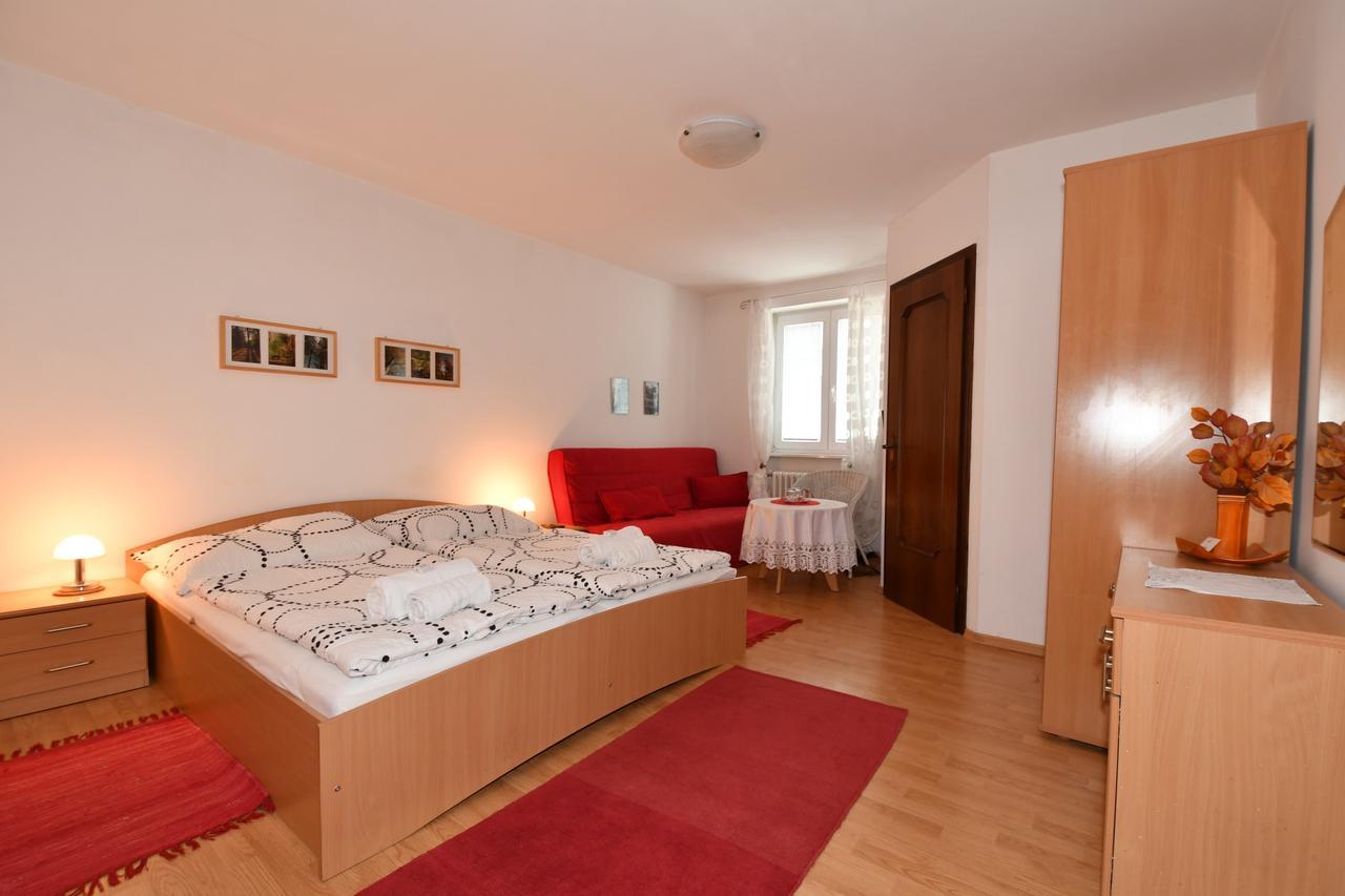 Slnecny Dvor Apartment เวลคา ลอมนิตซา ภายนอก รูปภาพ